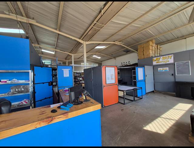 526M² WAREHOUSE TO LET IN BOLTONIA